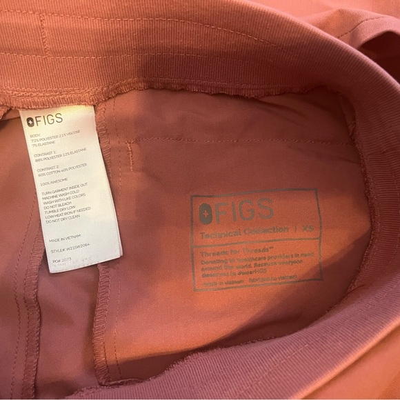 Figs Coral Jogger Set - Picture 3 of 3